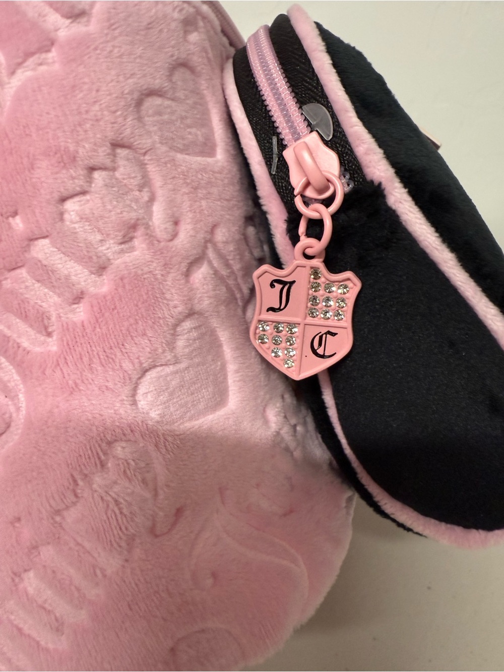 Juicy Couture Pink Cosmetic Case Travel Bags 3D Velour Embroidered Logo - Picture 11 of 13